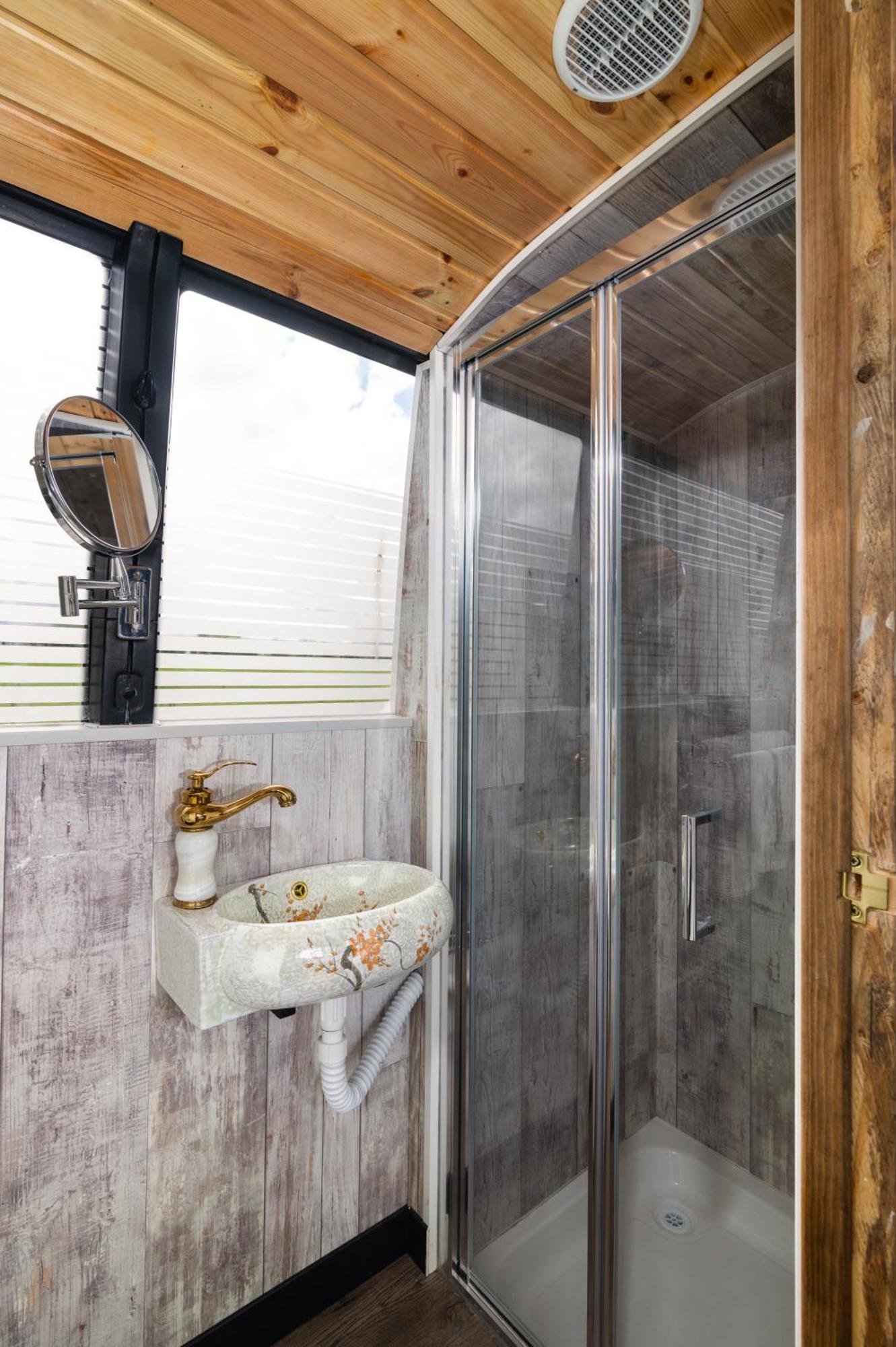 Glasson Glamping Farm Athlone Exteriör bild